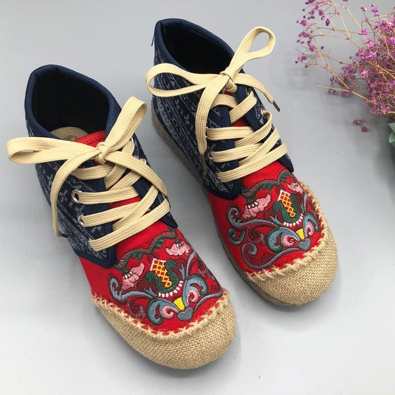 Dame Slip On Paneled Brodert Lace Up Casual Boots