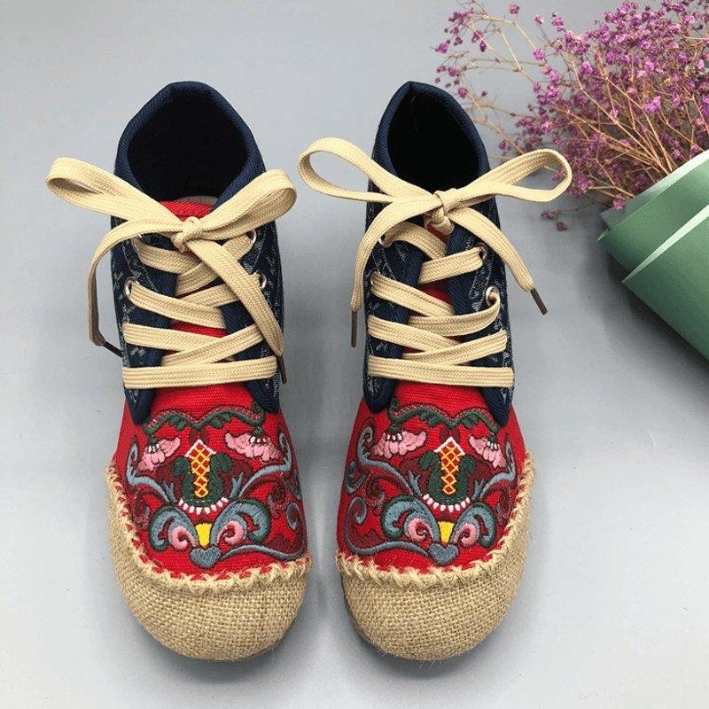 Dame Slip On Paneled Brodert Lace Up Casual Boots