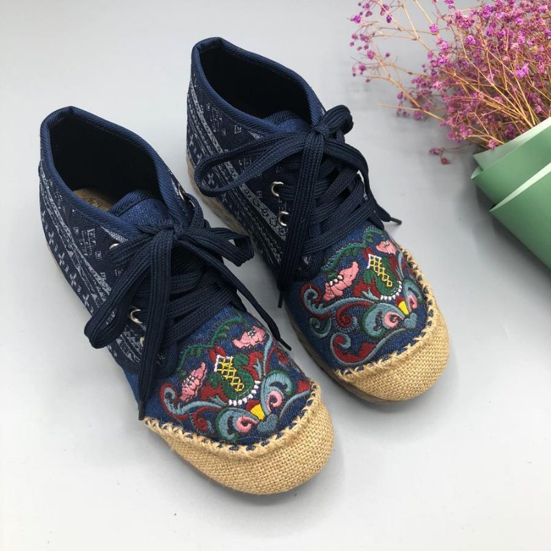 Dame Slip On Paneled Brodert Lace Up Casual Boots