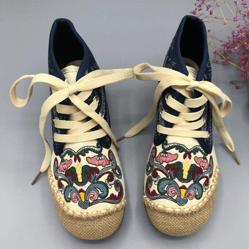 Dame Slip On Paneled Brodert Lace Up Casual Boots