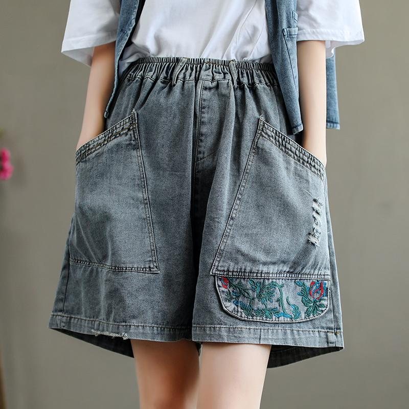 Plus Size Ripped Loose Vintage Denimshorts