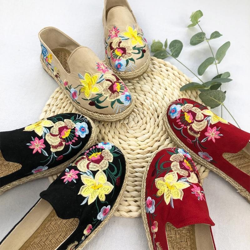 Kvinner Slip On Floral Brodert Pustende Fritidssko