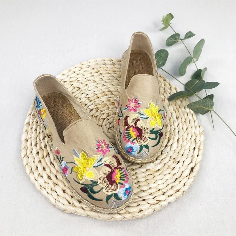 Kvinner Slip On Floral Brodert Pustende Fritidssko