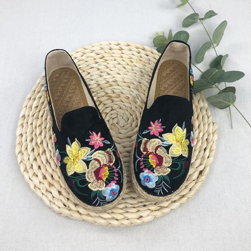 Kvinner Slip On Floral Brodert Pustende Fritidssko